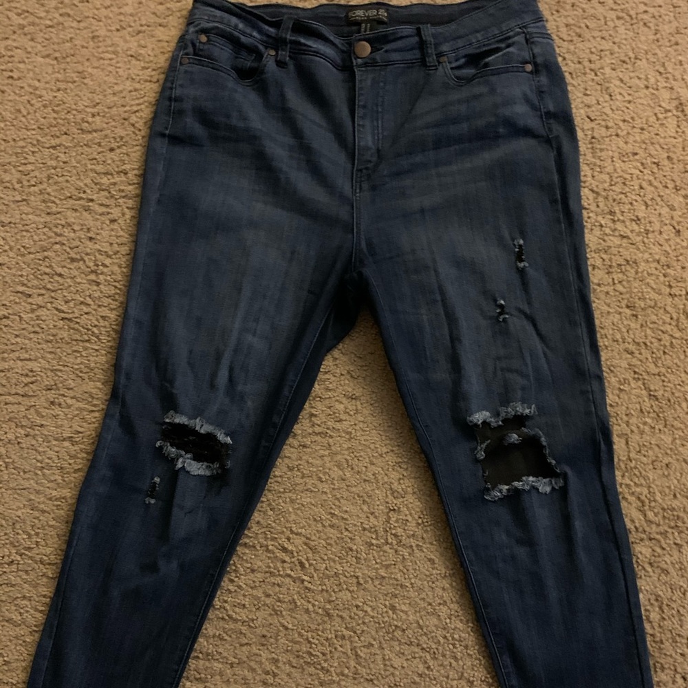 dark wash forever21 ripped jeans